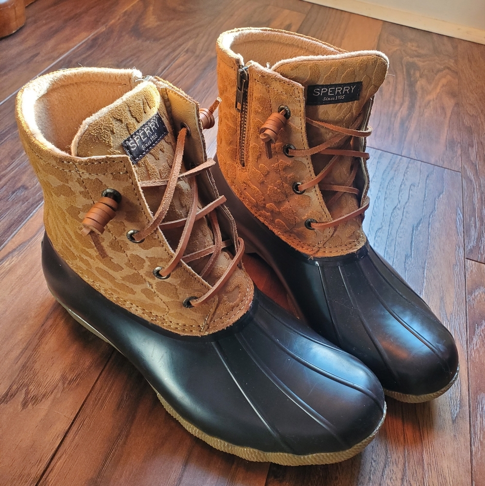 Sperry Women Saltwater Cheetah Print Duck Boots